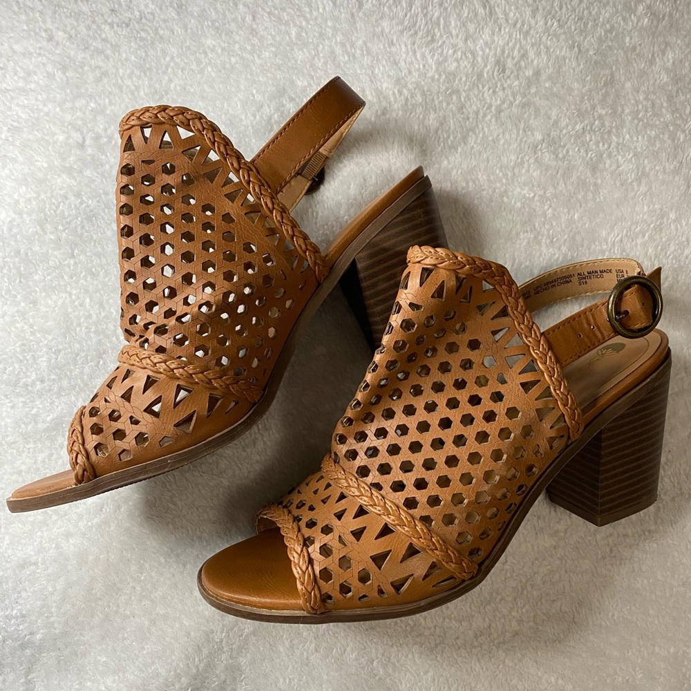 Size 8 womens shoes 🌸